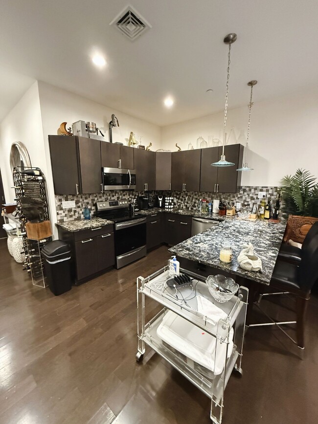 Building Photo - 415 New York Ave Unit 2D Rental