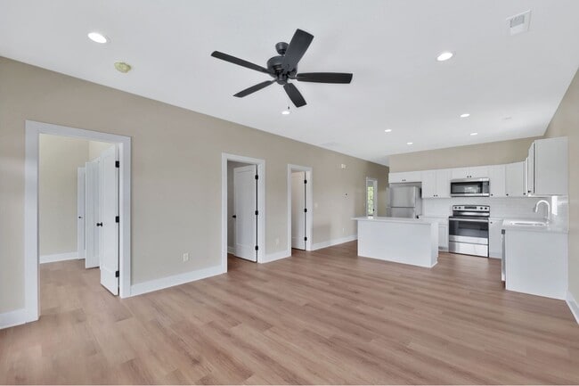 Photo - 359 Turnpike Rd