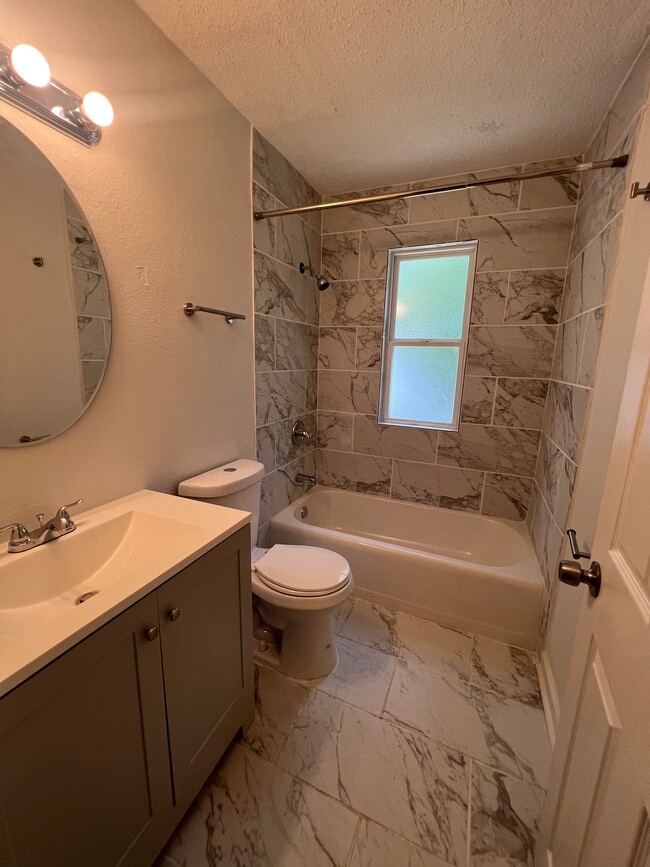 Photo - 3213 Thomas St