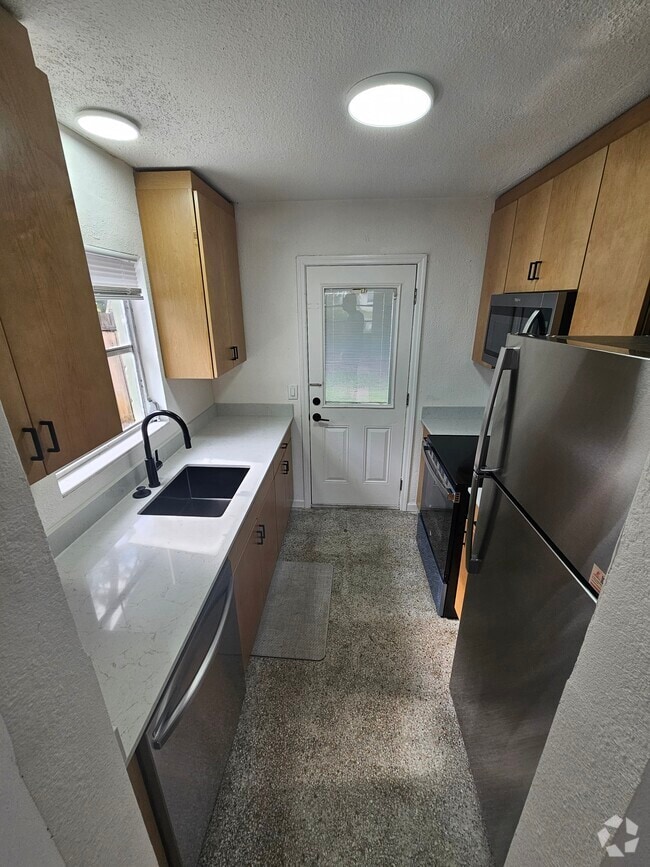 Building Photo - 112 38th Ave SE Unit 112 Rental