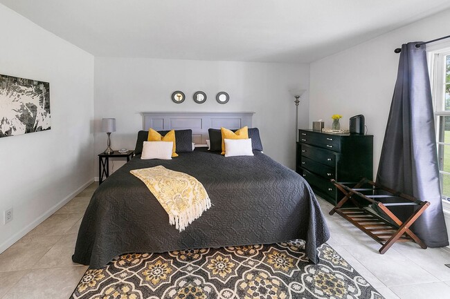 Building Photo - 5267 Fountainhead Ln