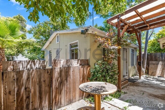 Building Photo - 436 N 7th St Rental