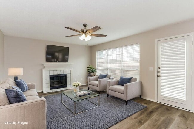 Photo - 1631 Chapman St