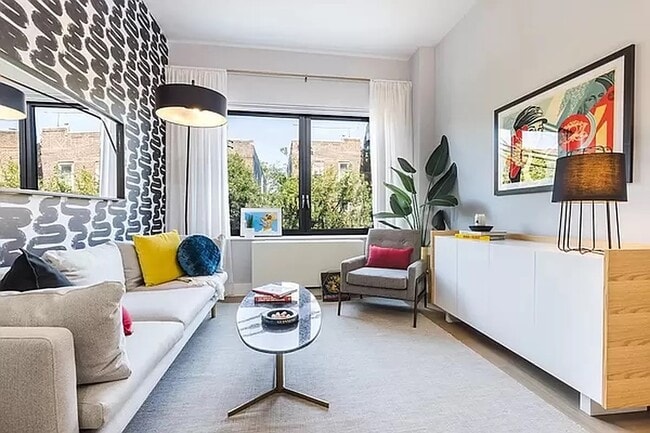Photo - 176 Woodward Ave Condo