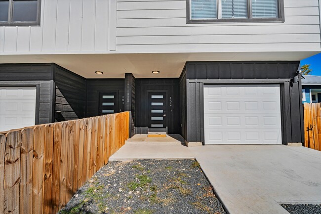 Photo - 111 Sanders St Townhome