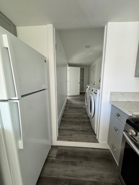 Cocina con vista a la habitación adicional - 621 Manhattan Avenue Unidad Lower