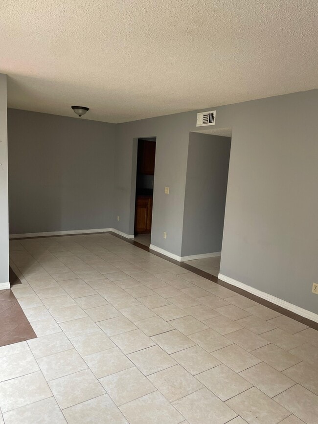 471 Bentwood Ln Unit 471 Bentwood Lane UNIT B