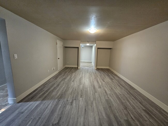 Photo - 9843 Harrison St