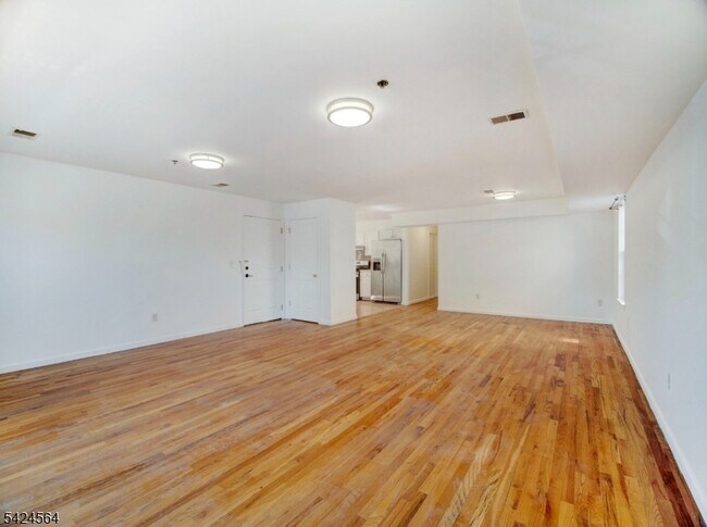 Photo - 54 Bragaw Ave
