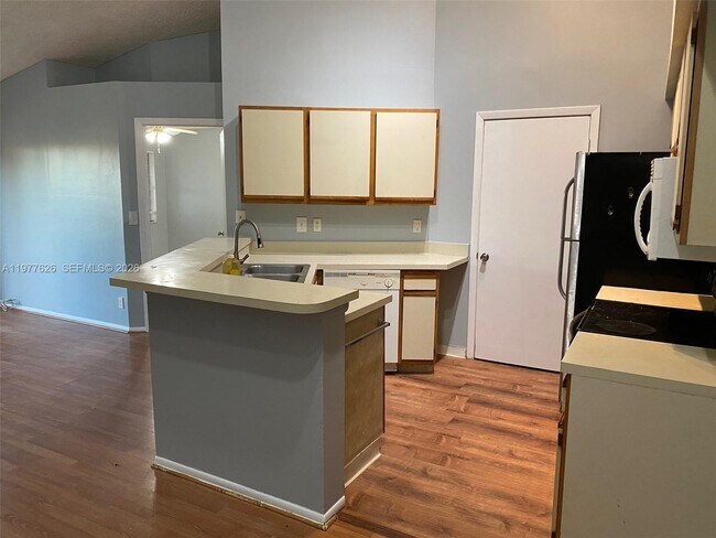 Photo - 9999 Summerbreeze Dr Unit 618