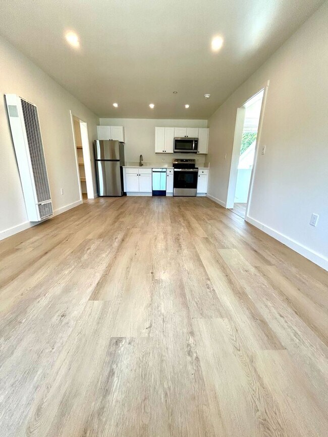 Photo - Now Leasing for the 2026-2027 School Year:... Unidad 383.5 Lemon Street