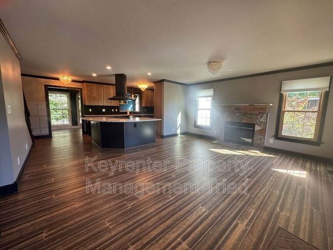 Photo - 7472 Middlestream Rd
