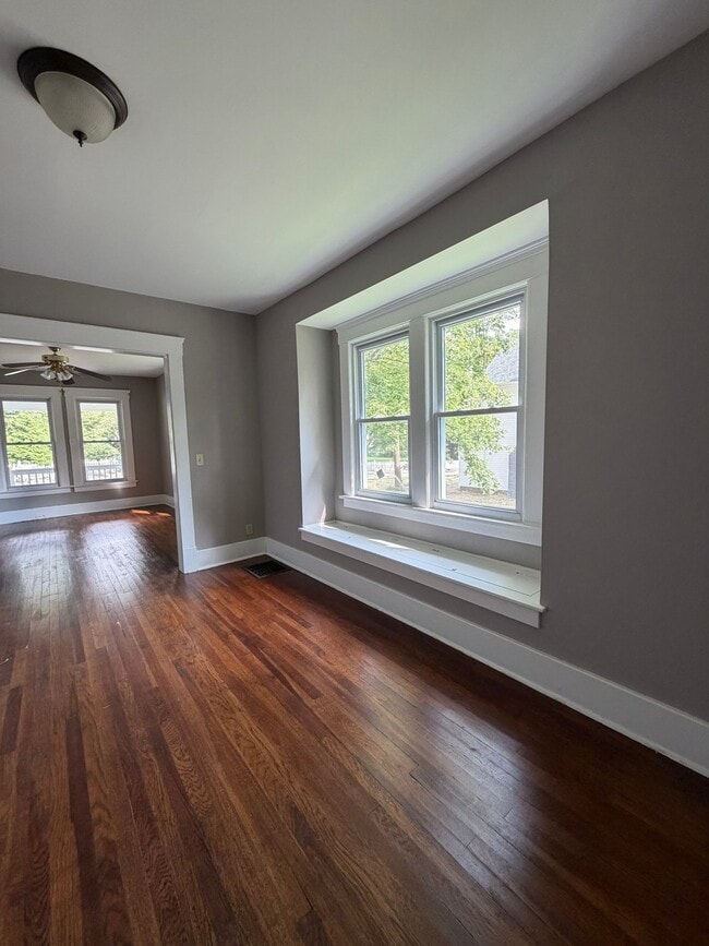 Photo - 11695 Peckham Ave
