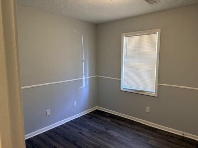 Photo - Newly Updated Duplex Unit in Riverdale