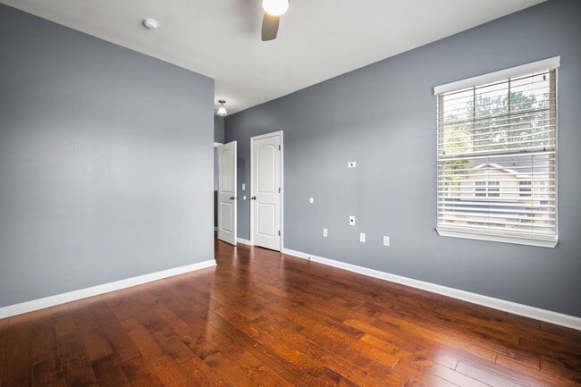Photo - End unit townhome in The Cottages at Oakleaf Plantation