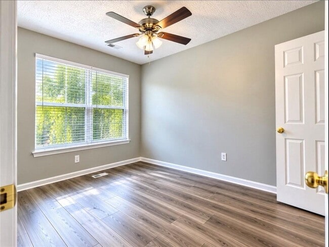 1850 Eastford Trce
