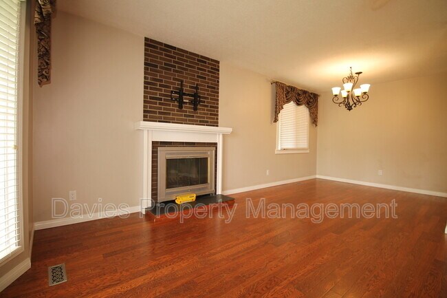 Photo - 12203-12149 149 Ave NW