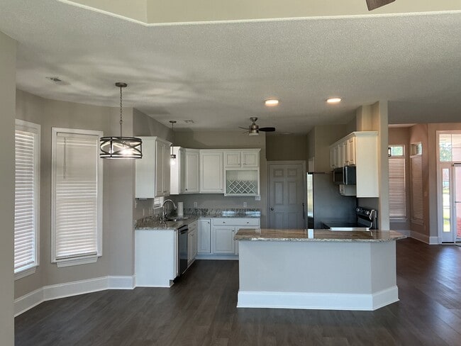 Photo - 546 Stonemason Dr