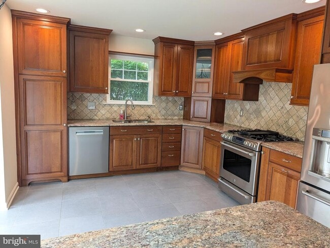 Photo - 123 Shoal Creek Dr