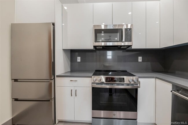 Photo - 26 Pondfield Rd Unit 1D