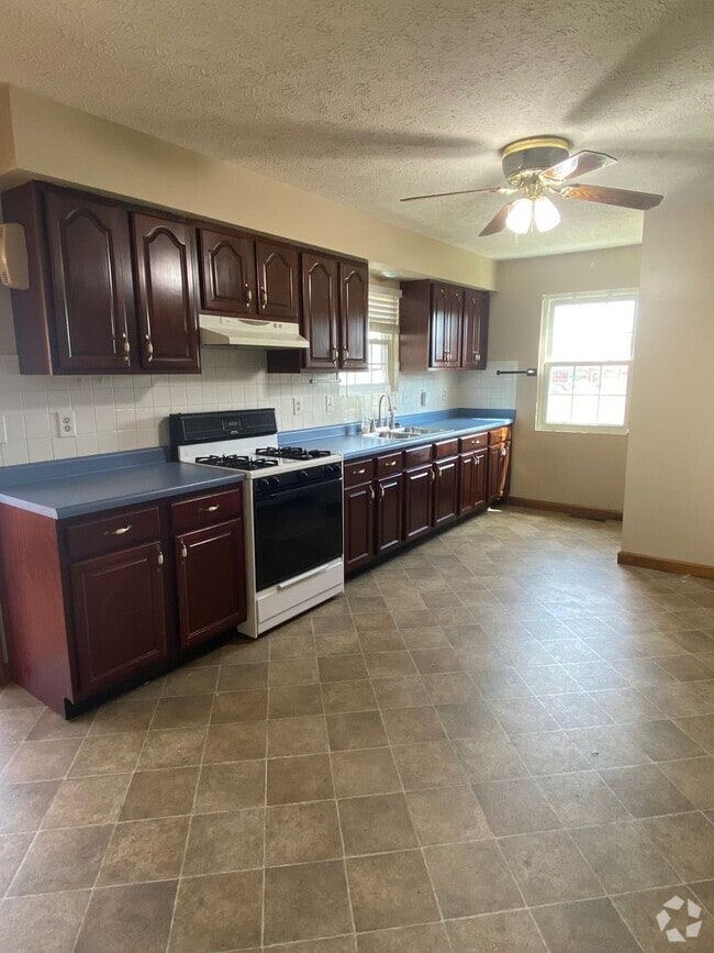 Building Photo - 209 Lee St Unit 209 Lee Street Apt B