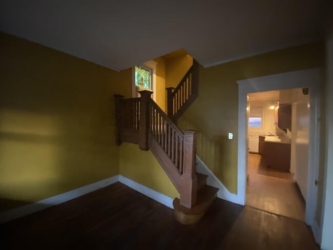 Photo - 942 Monroe Ave