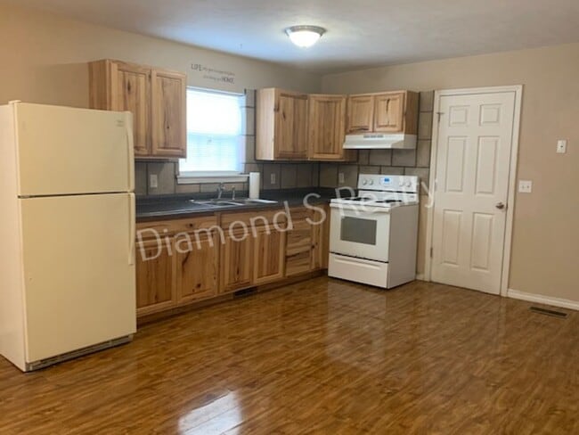 Photo - 3 Bedrooms / 1 Bath!  Cute and Charming Home Available Early May!