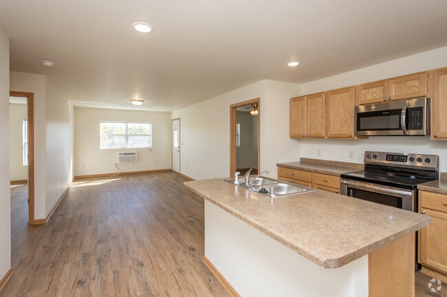 2BR, 1BA - 940 - 960SF
