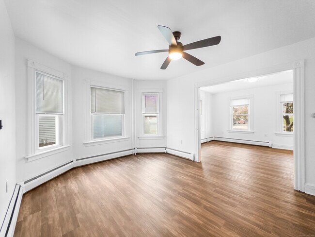 Photo - 634 High St Unit 1