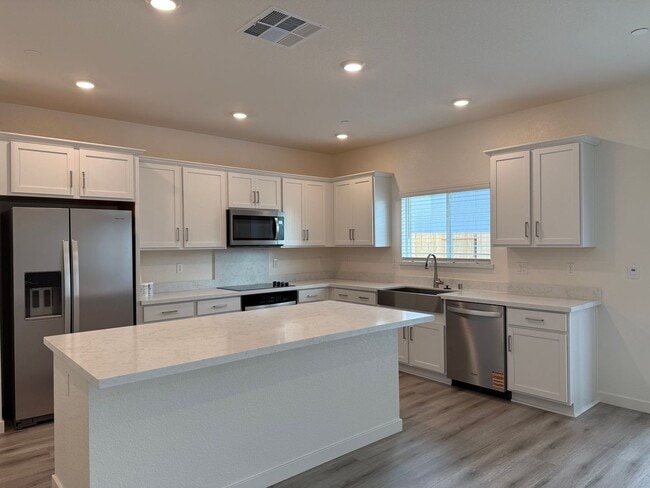 Photo - Beautiful 5 bed 3 bath located in West Ros...