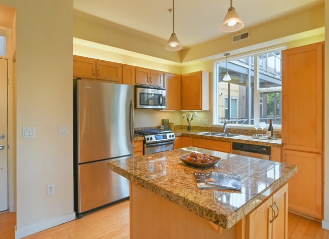 Building Photo - 347 Rustic Pl Unit 16