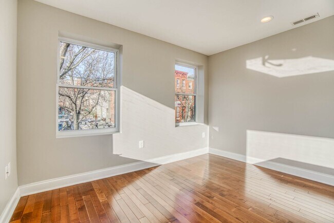 Photo - 1623 E Baltimore St Unidad Apt 2