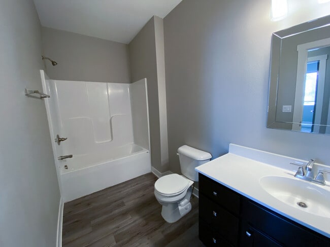 2410 Chamberlain #303 | Bathroom
