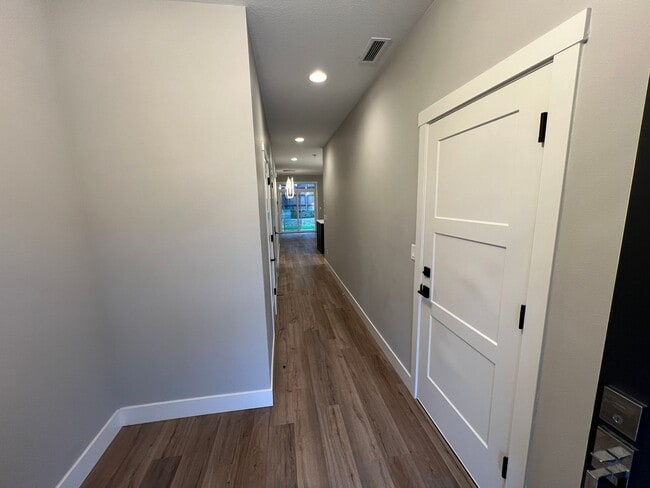 Photo - 11918 NE 108th St