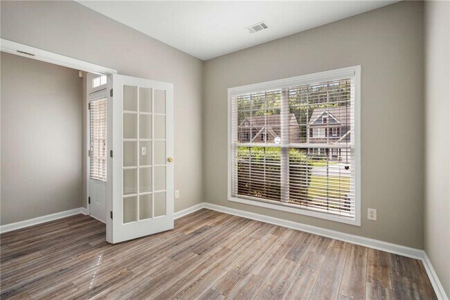 Photo - 320 Pintail Ct