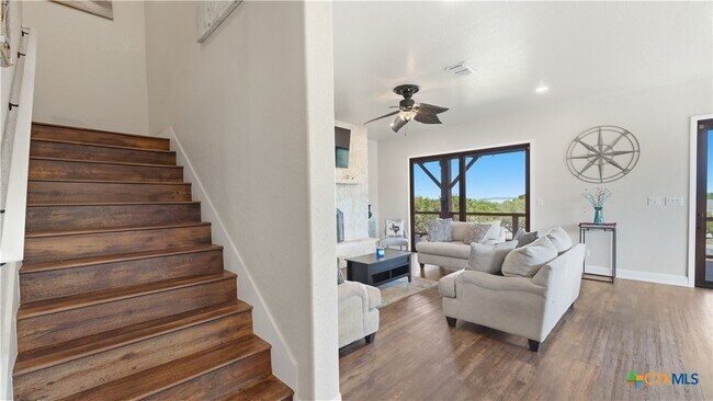 Photo - 628 Country Ln Dr