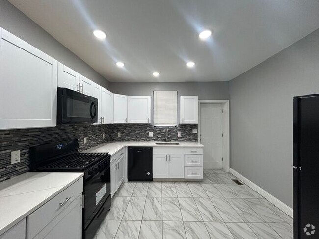 Building Photo - 2 Bedrooms 2 Bathrooms Rental