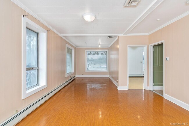 Photo - 1500 Main St