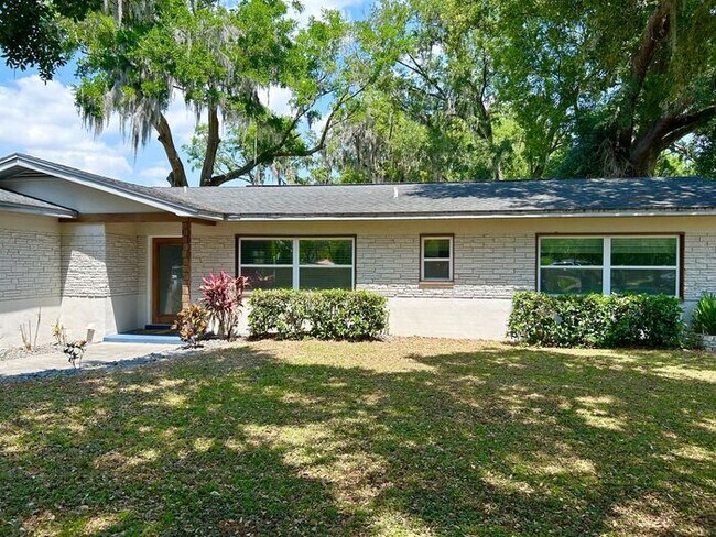 Gorgeous 3/2 Mid-century Modern Style Home... - Gorgeous 3/2 Mid-century Modern Style Home...