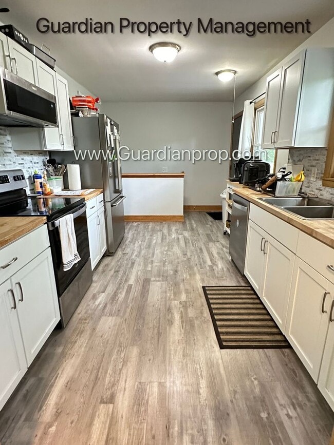 Photo - 3050 Glenden Terrace
