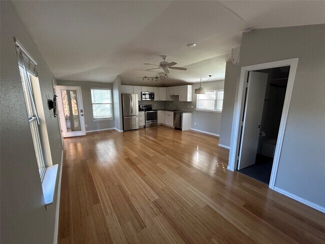 Photo - 4019 Ascot Ln