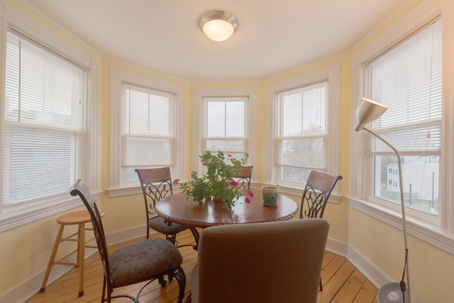 Building Photo - 132 S Angell St Unit 3