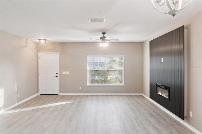 Photo - 1030 Bending Oak Trail