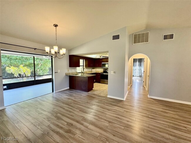 Photo - 3725 SW 6th Ave