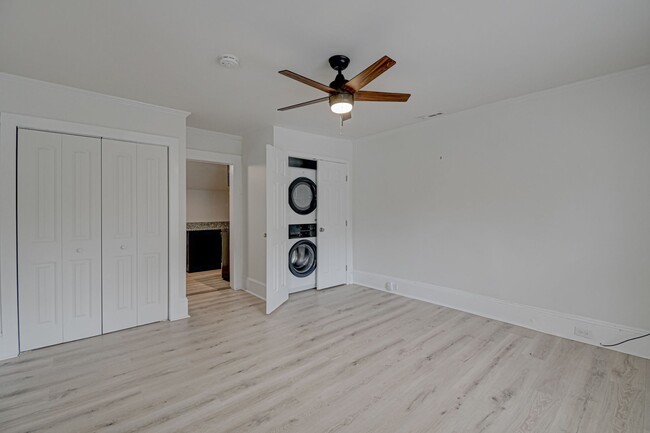 Photo - 639 S Poplar St Apartment Unit 639-D