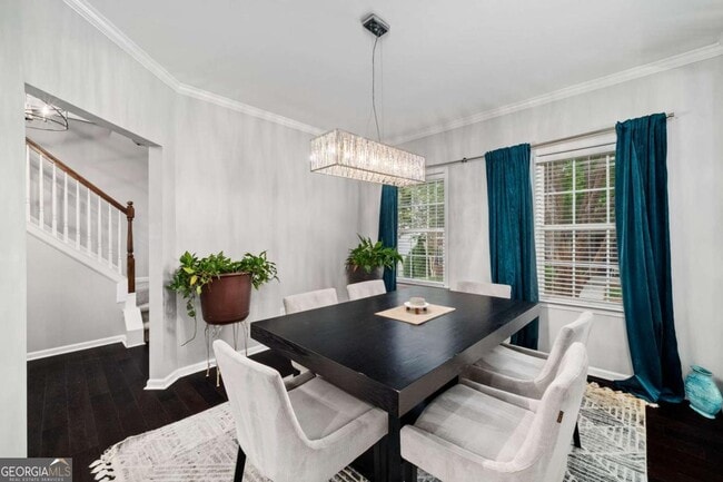 Photo - 5227 Whiteoak Ave