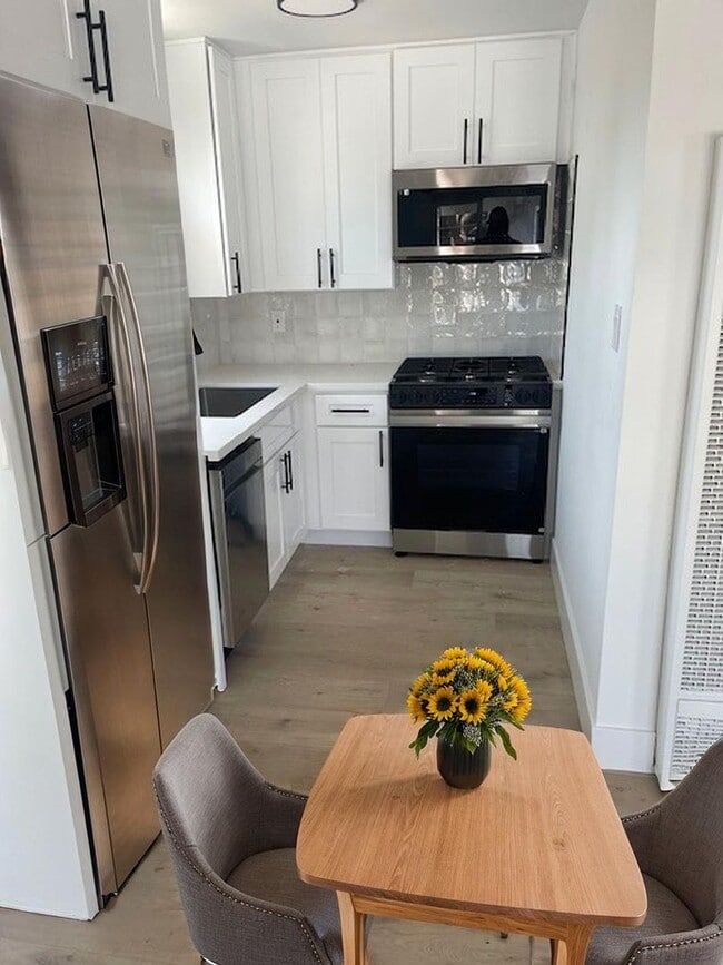 Photo - Kingsdale Unidad Apt 12