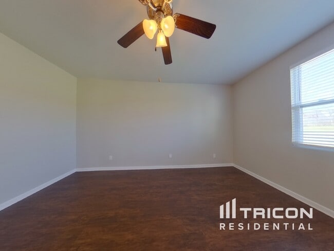 Photo - 805 Foxdale Dr