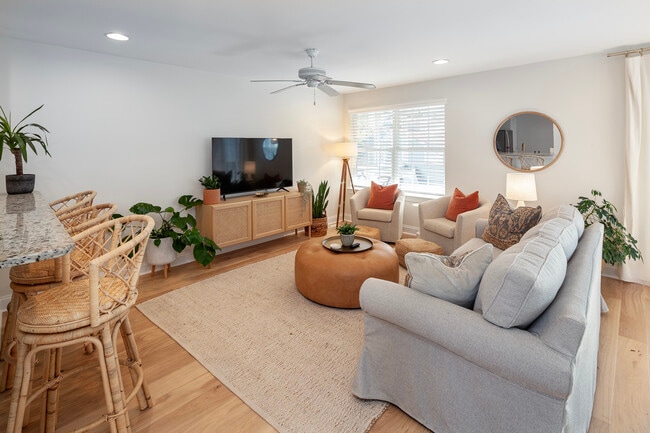 Photo - 17274 King Philip Way