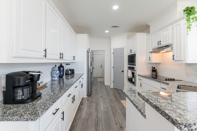 Photo - 3631 Country Club Blvd